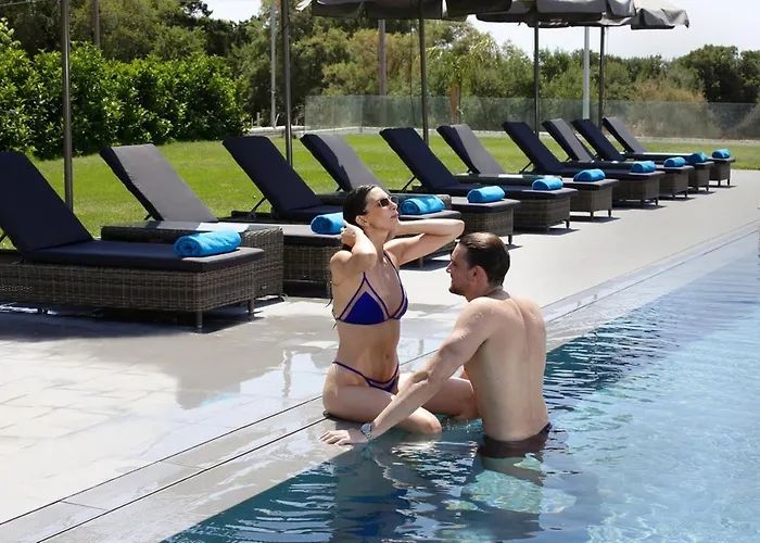 Lagouvardos Village Hotel 3*