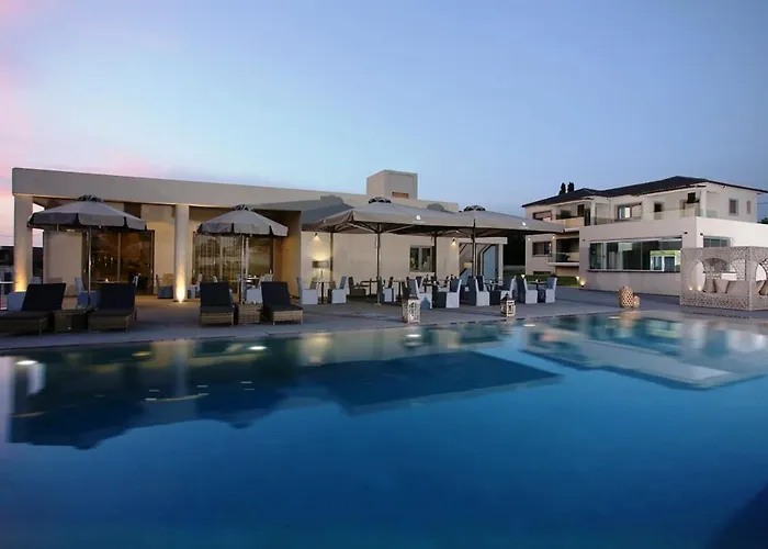 Lagouvardos Village Hotel Marathopoli