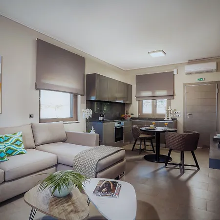 Lagouvardos Village マラトポリス