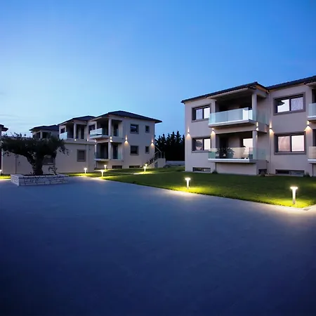 Lagouvardos Village