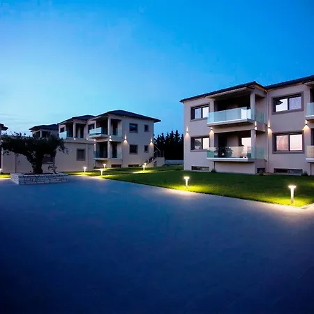 Lagouvardos Village 3*