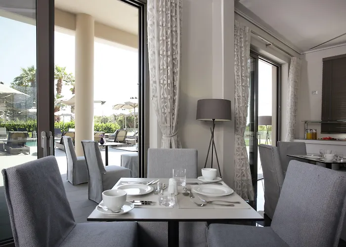 Lagouvardos Village Hotel 3*