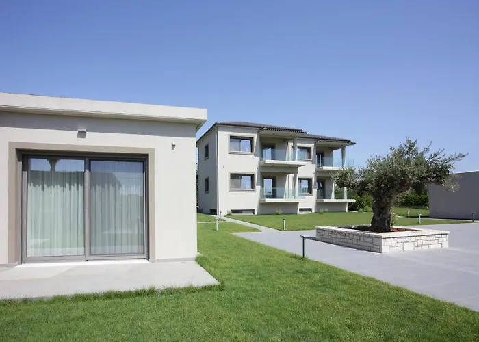 Lagouvardos Village 3* Marathopoli